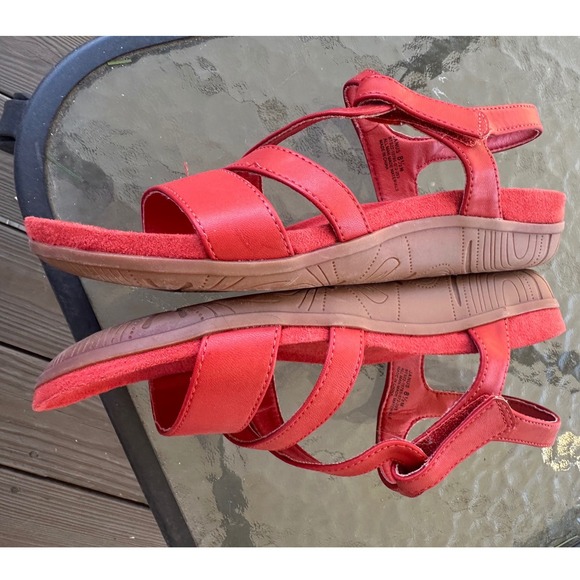 Baretraps Janus Red Strappy Wedge Sandals Women's 8.5 M Faux Sude - Picture 9 of 11